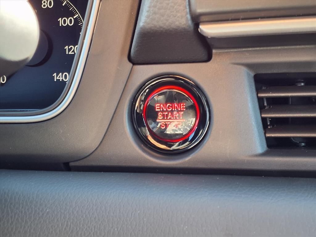 new 2025 Honda Pilot car, priced at $44,250