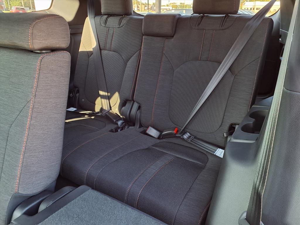 new 2025 Honda Pilot car, priced at $44,250