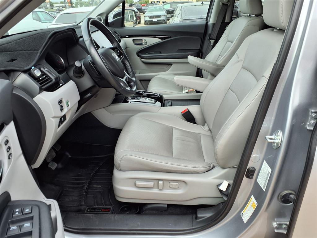 used 2022 Honda Pilot car, priced at $33,995
