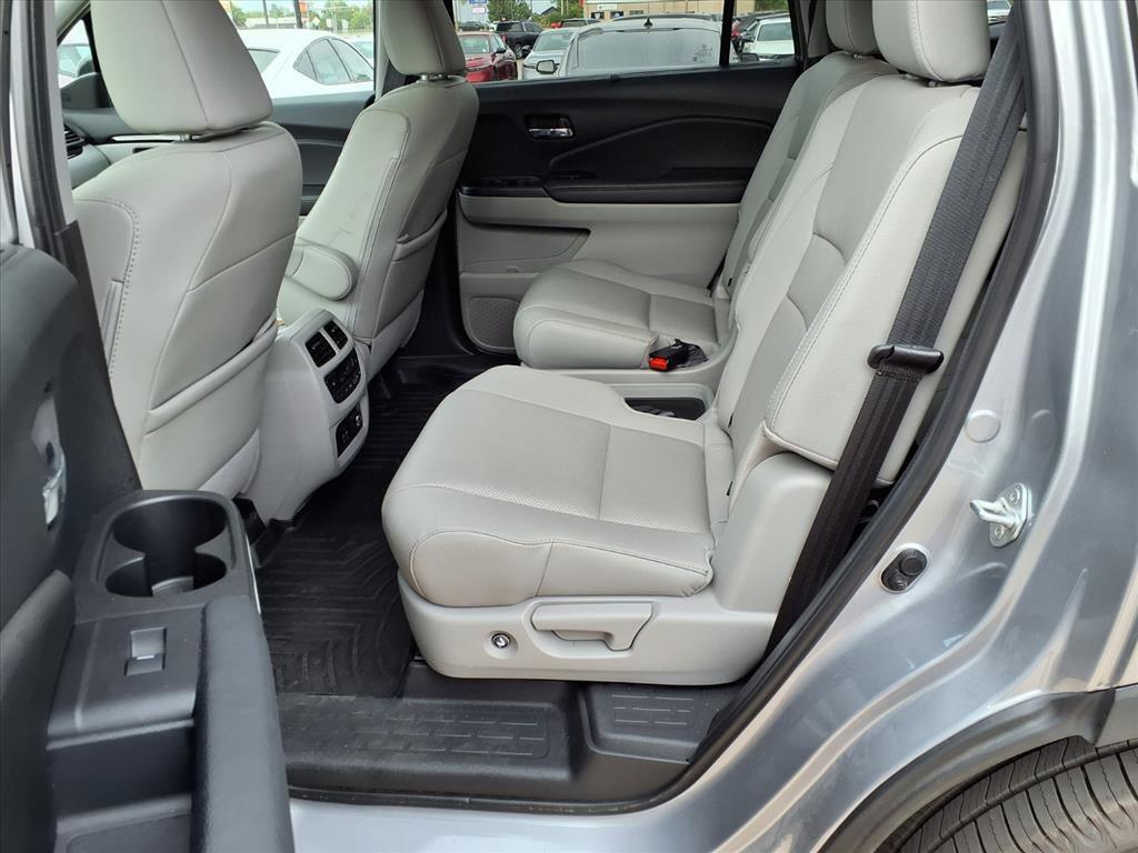 used 2022 Honda Pilot car, priced at $33,995