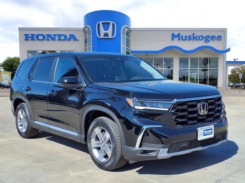 new 2025 Honda Pilot car, priced at $44,995