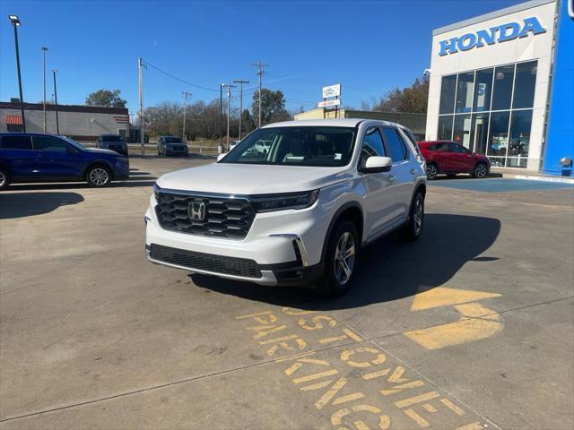 new 2025 Honda Pilot car, priced at $45,350