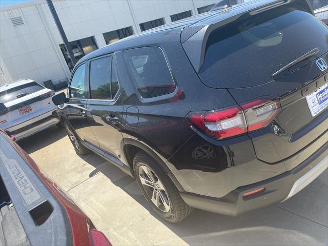 new 2025 Honda Pilot car, priced at $45,680