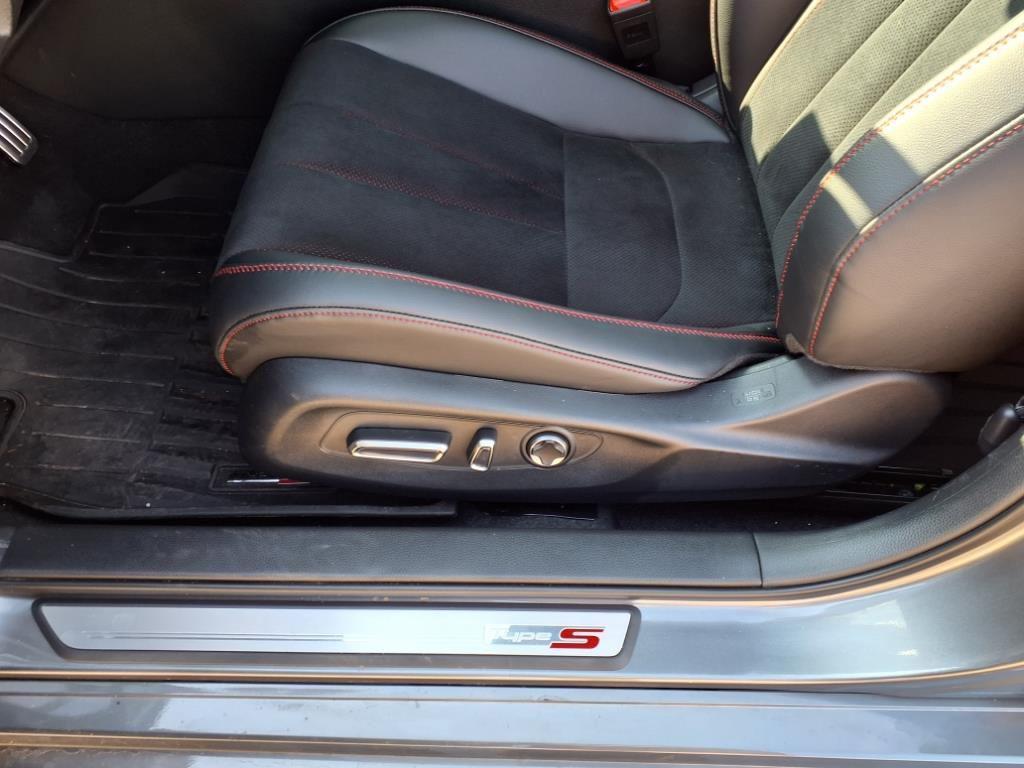 used 2025 Acura Integra car, priced at $52,990