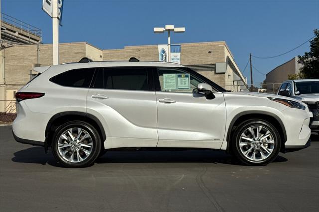 used 2022 Toyota Highlander Hybrid car, priced at $45,301