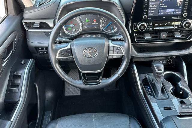 used 2022 Toyota Highlander Hybrid car, priced at $45,301