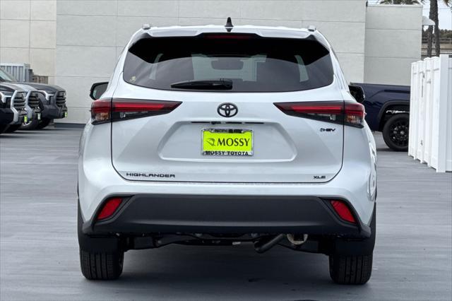 new 2025 Toyota Highlander Hybrid car, priced at $52,353