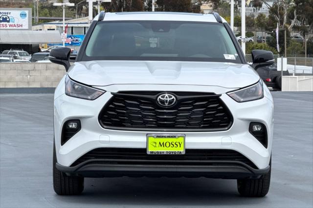 new 2025 Toyota Highlander Hybrid car, priced at $52,353