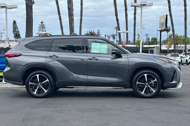 used 2022 Toyota Highlander car, priced at $40,877