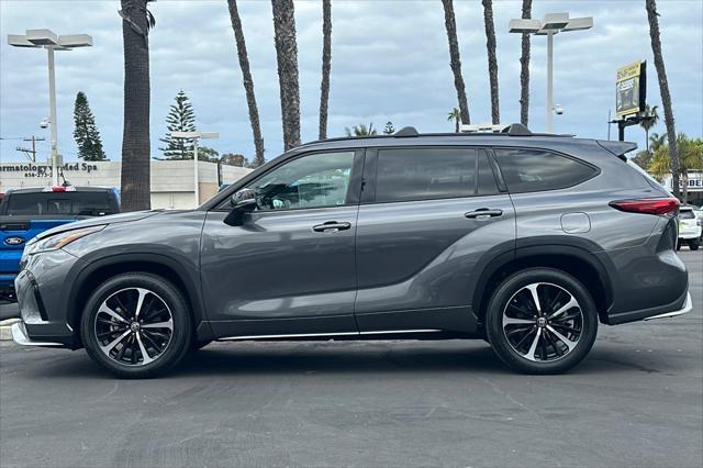used 2022 Toyota Highlander car, priced at $40,877