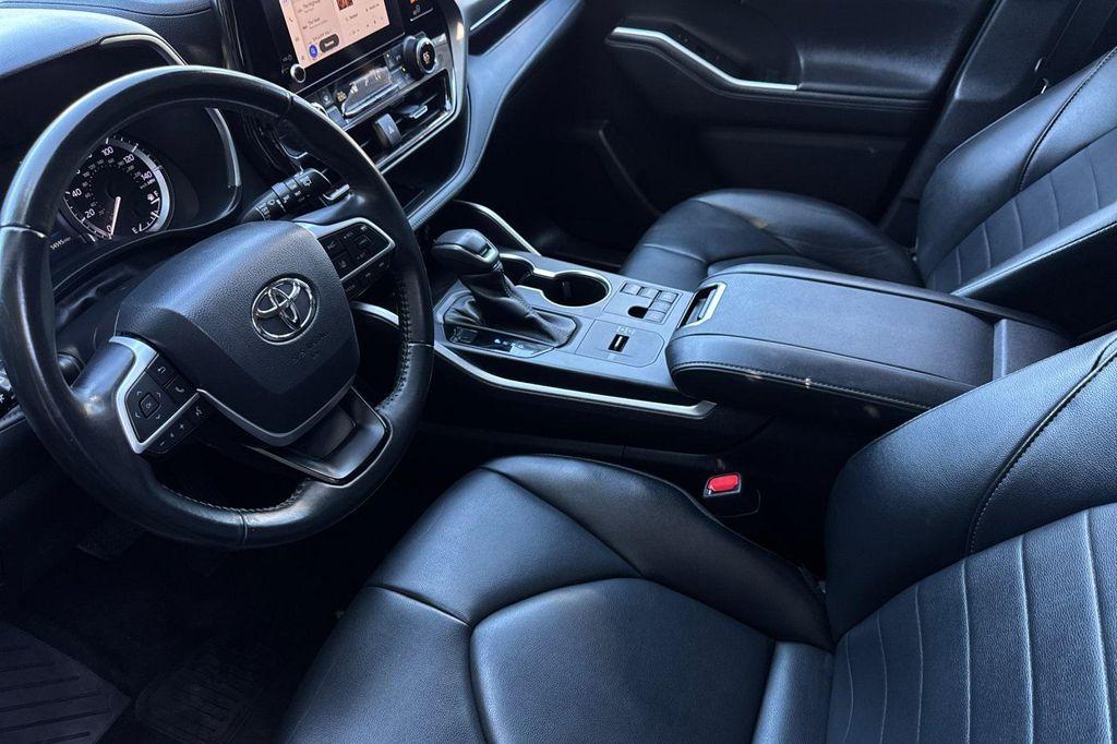 used 2023 Toyota Highlander car, priced at $33,450