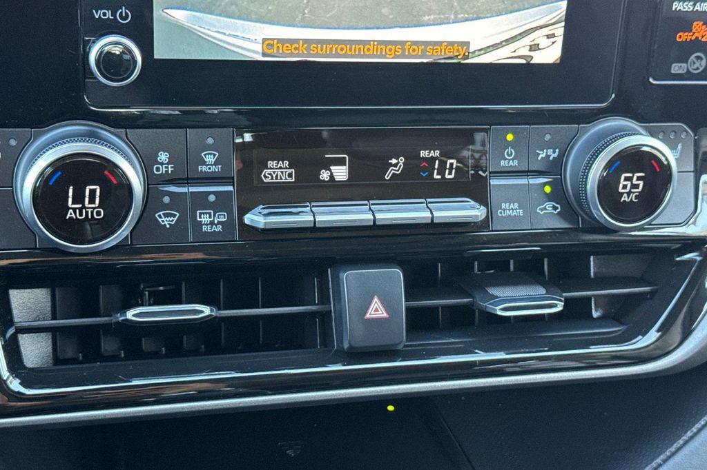 used 2023 Toyota Highlander car, priced at $33,450
