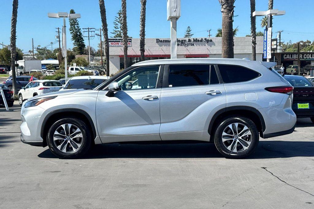 used 2023 Toyota Highlander car, priced at $33,450