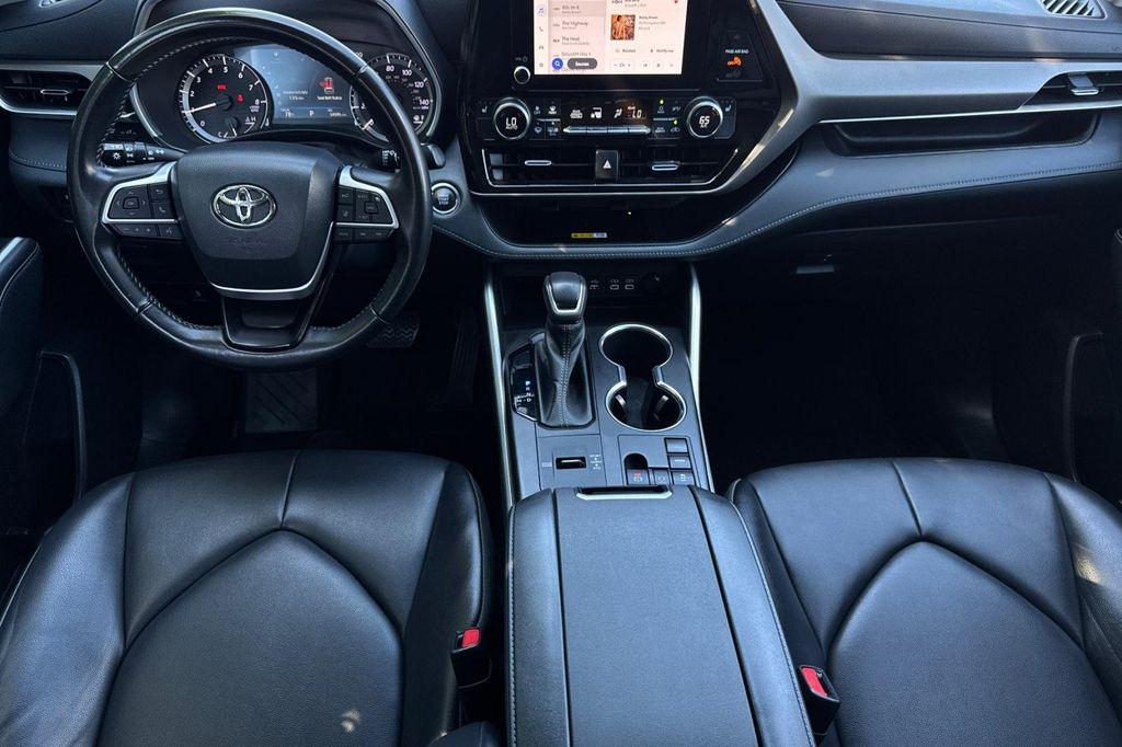 used 2023 Toyota Highlander car, priced at $33,450