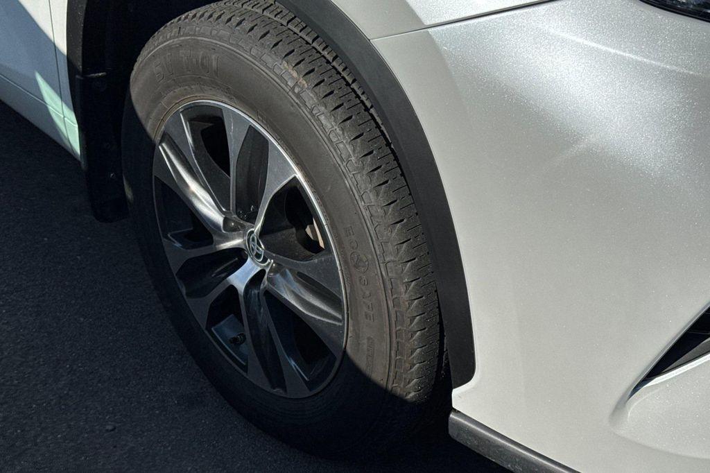 used 2023 Toyota Highlander car, priced at $34,866