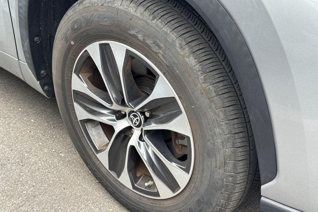 used 2022 Toyota Highlander car, priced at $34,988