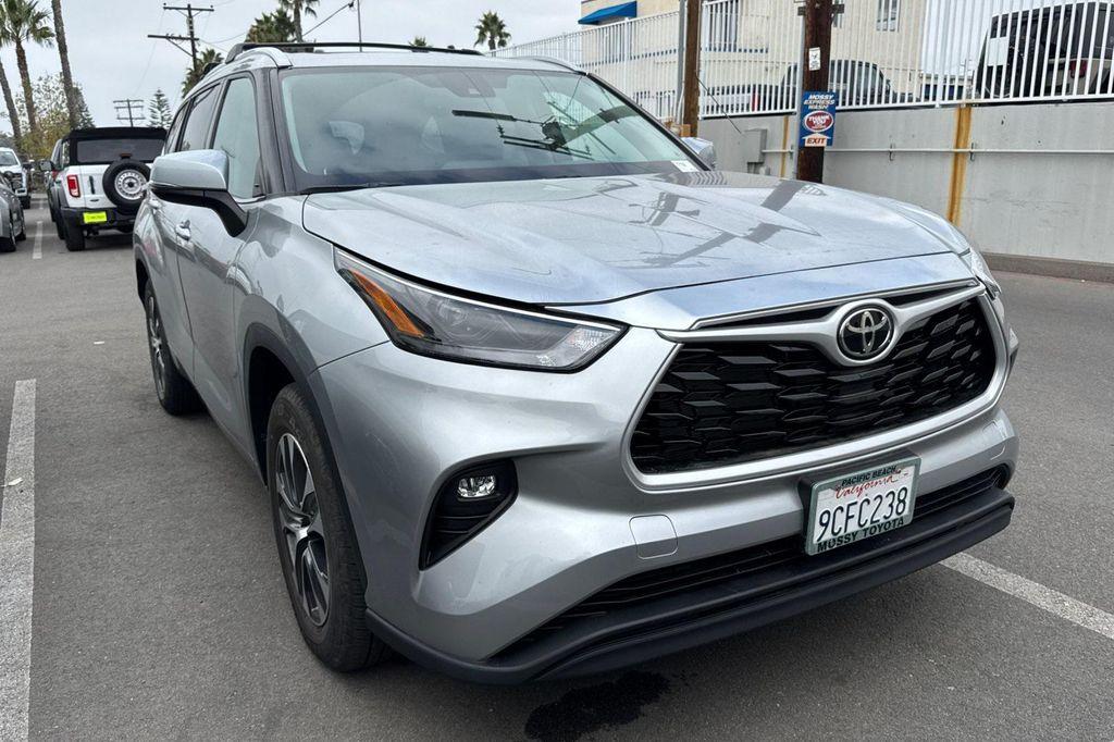 used 2022 Toyota Highlander car, priced at $34,988