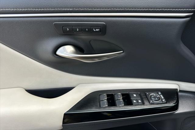 used 2023 Lexus ES 300h car, priced at $38,563