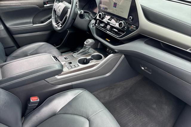 used 2023 Toyota Highlander Hybrid car, priced at $47,579