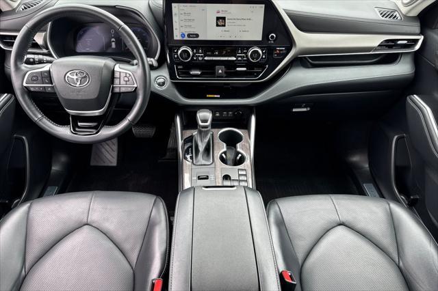 used 2023 Toyota Highlander Hybrid car, priced at $47,579