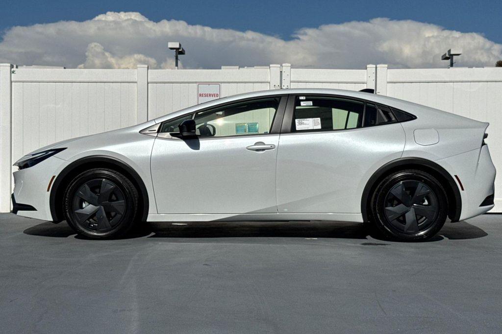 new 2026 Toyota Prius Plug-In Hybrid car, priced at $34,971