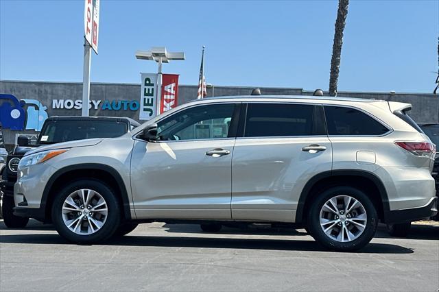 used 2015 Toyota Highlander car, priced at $17,795