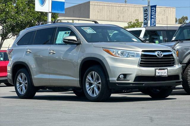 used 2015 Toyota Highlander car, priced at $17,795