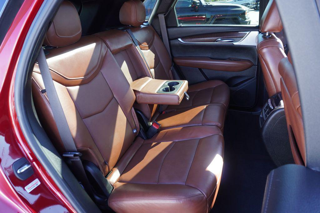 used 2021 Cadillac XT5 car, priced at $20,329