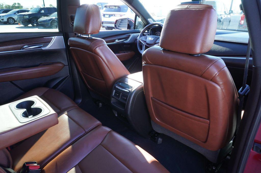 used 2021 Cadillac XT5 car, priced at $20,329