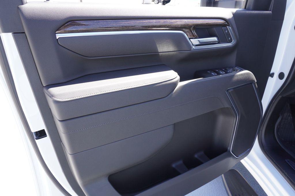 new 2025 GMC Sierra 2500 car, priced at $59,172