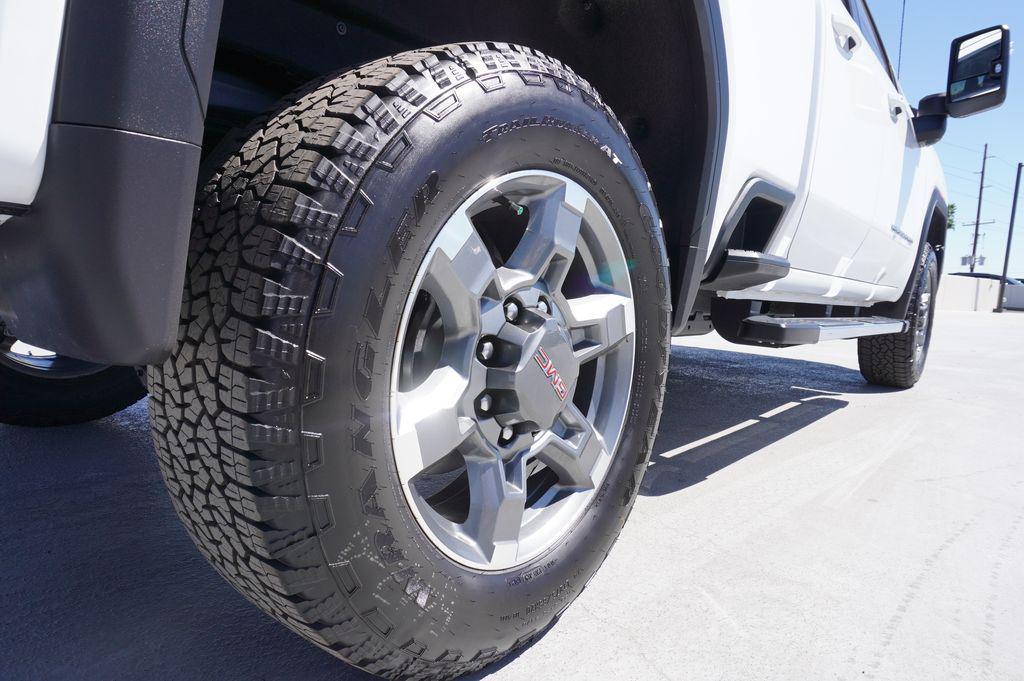 new 2025 GMC Sierra 2500 car, priced at $59,172