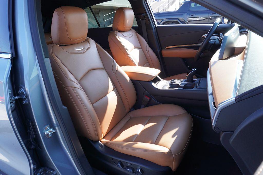 used 2024 Cadillac XT4 car, priced at $35,409