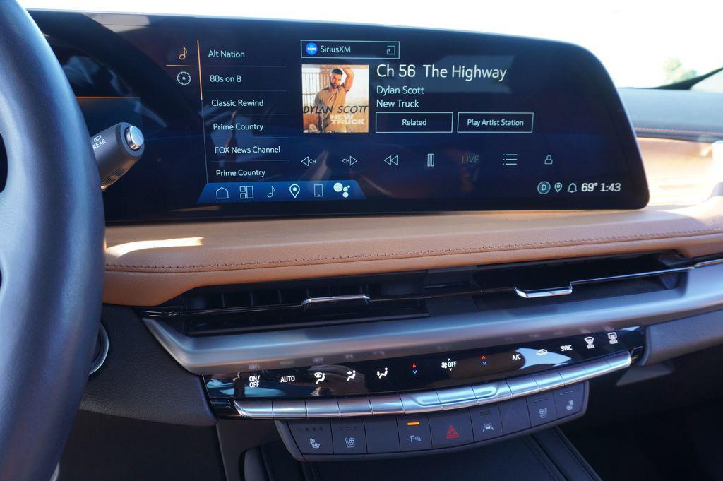 used 2024 Cadillac XT4 car, priced at $35,409