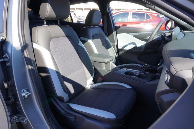 new 2025 Buick Envista car, priced at $25,775