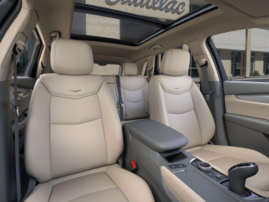 new 2025 Cadillac XT5 car, priced at $51,390
