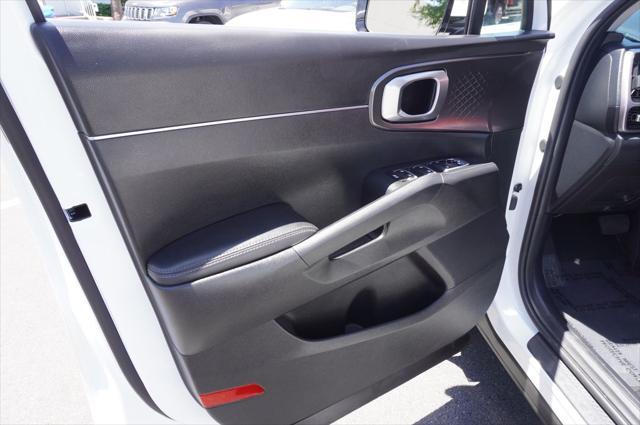 used 2023 Kia Sorento Hybrid car, priced at $30,314