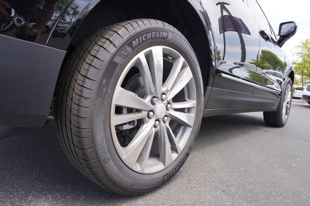 new 2025 Cadillac XT5 car, priced at $55,990
