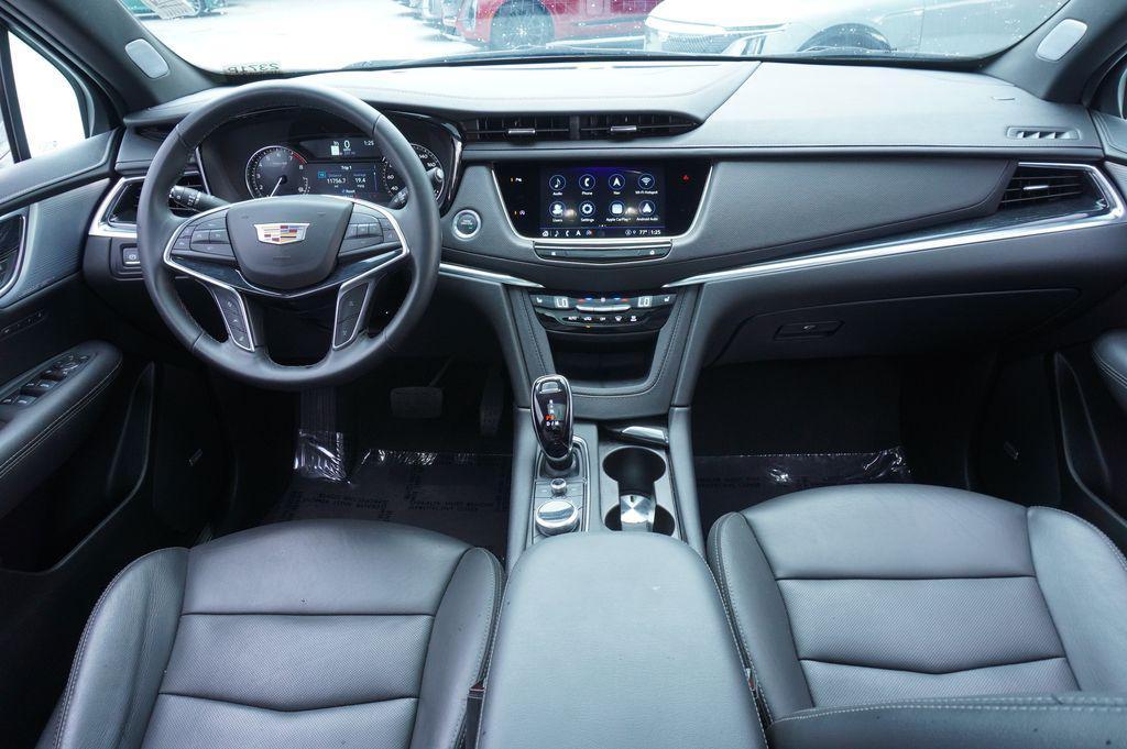 used 2025 Cadillac XT5 car, priced at $37,880