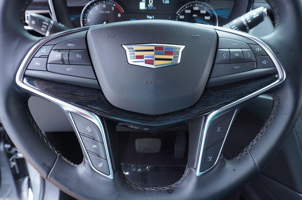 used 2025 Cadillac XT5 car, priced at $37,880