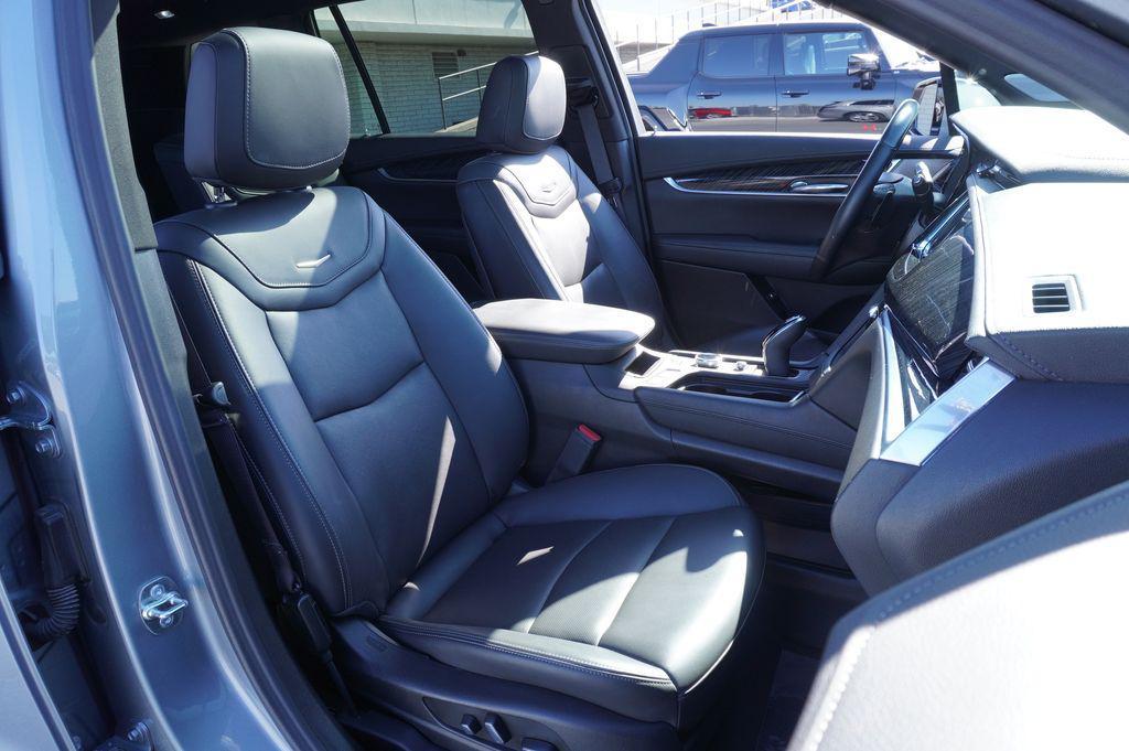 used 2025 Cadillac XT6 car, priced at $42,804