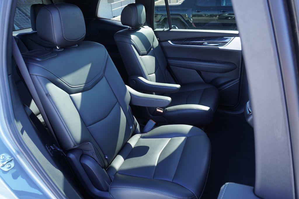 used 2025 Cadillac XT6 car, priced at $42,804