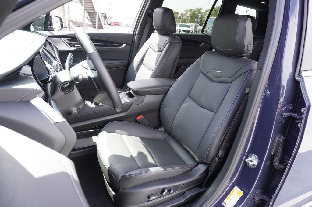 new 2025 Cadillac XT6 car, priced at $47,215
