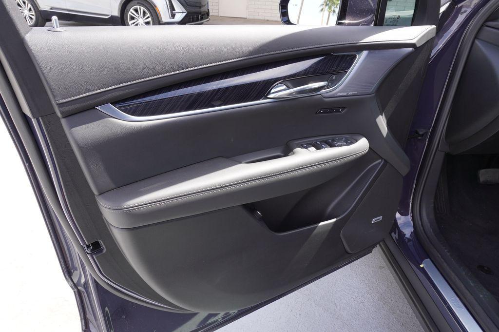 new 2025 Cadillac XT6 car, priced at $47,215