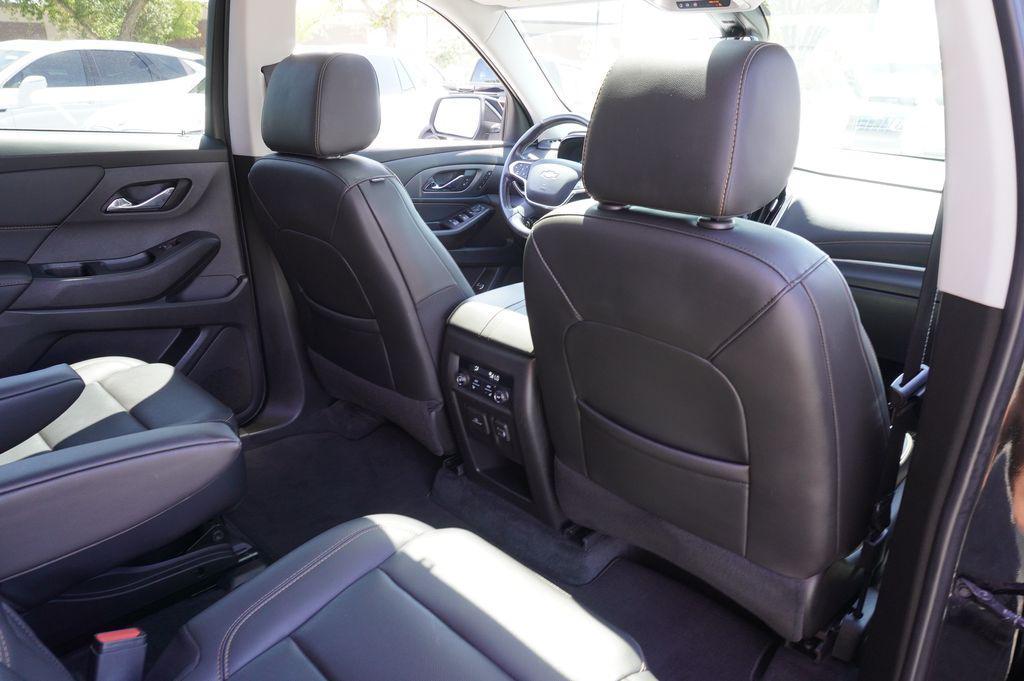 used 2021 Chevrolet Traverse car, priced at $29,190