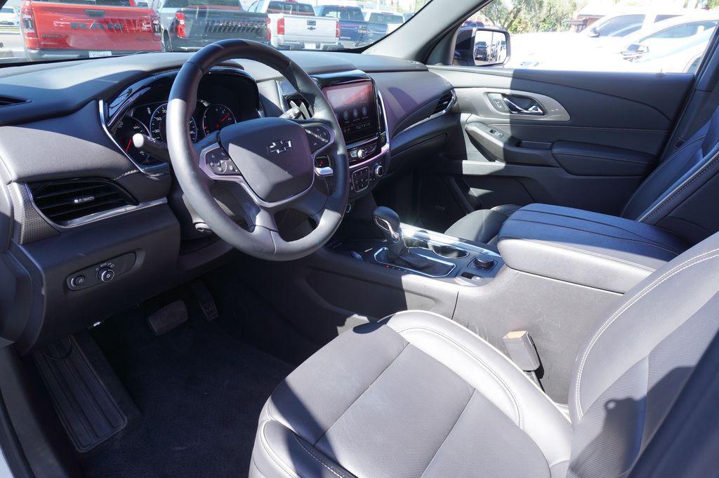 used 2023 Chevrolet Traverse car, priced at $32,829