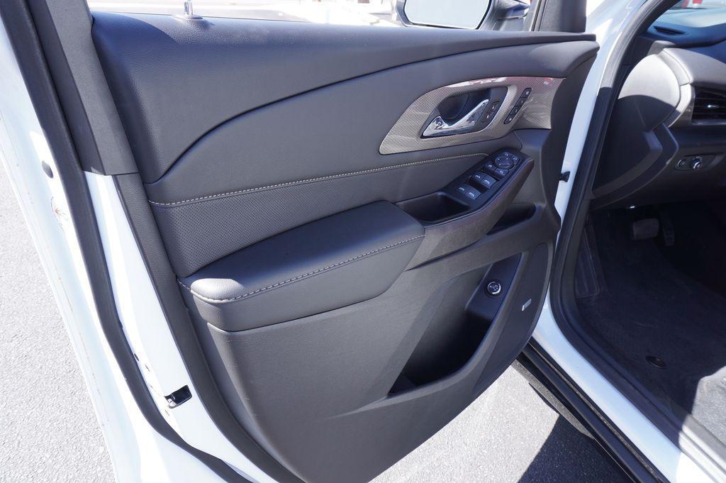 used 2023 Chevrolet Traverse car, priced at $32,829