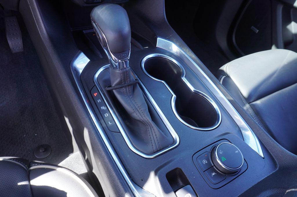 used 2023 Chevrolet Traverse car, priced at $32,829