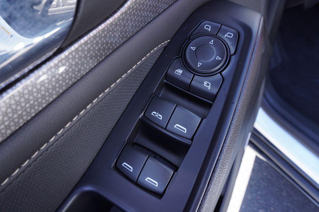 used 2023 Chevrolet Traverse car, priced at $32,829