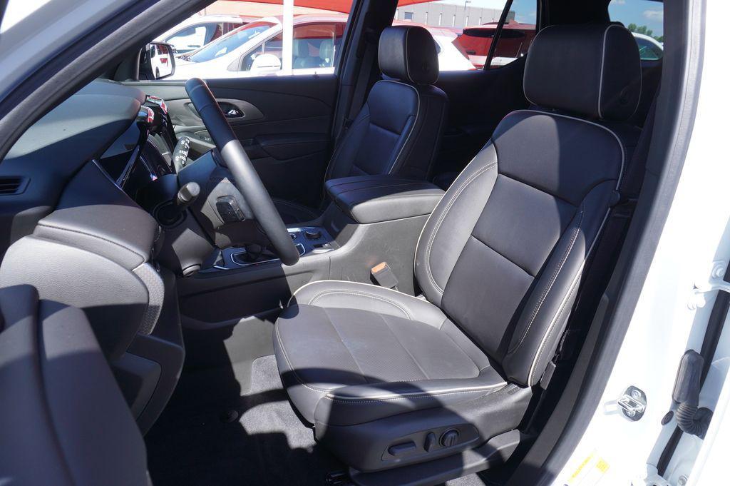 used 2023 Chevrolet Traverse car, priced at $32,829