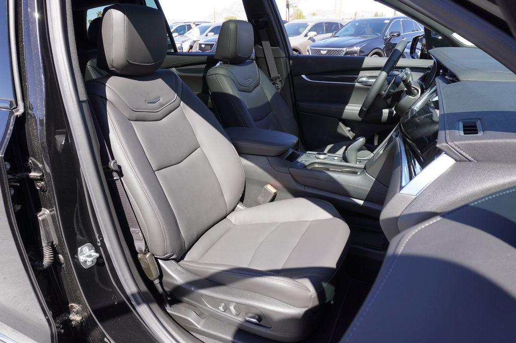 new 2025 Cadillac XT6 car, priced at $61,515
